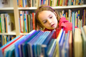 child-in-library