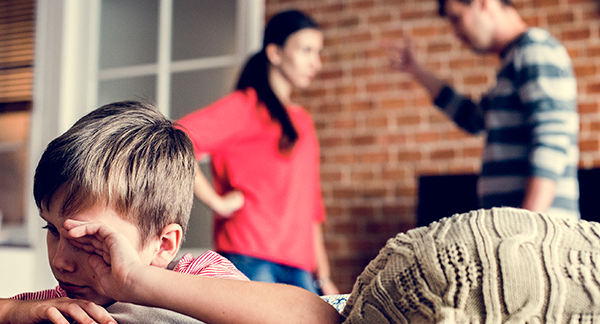 parents fighting social size